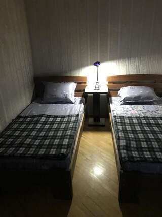 Гостевой дом Guest House Bedouin Тбилиси Двухместный номер Делюкс с 1 кроватью или 2 отдельными кроватями, вид на город-9